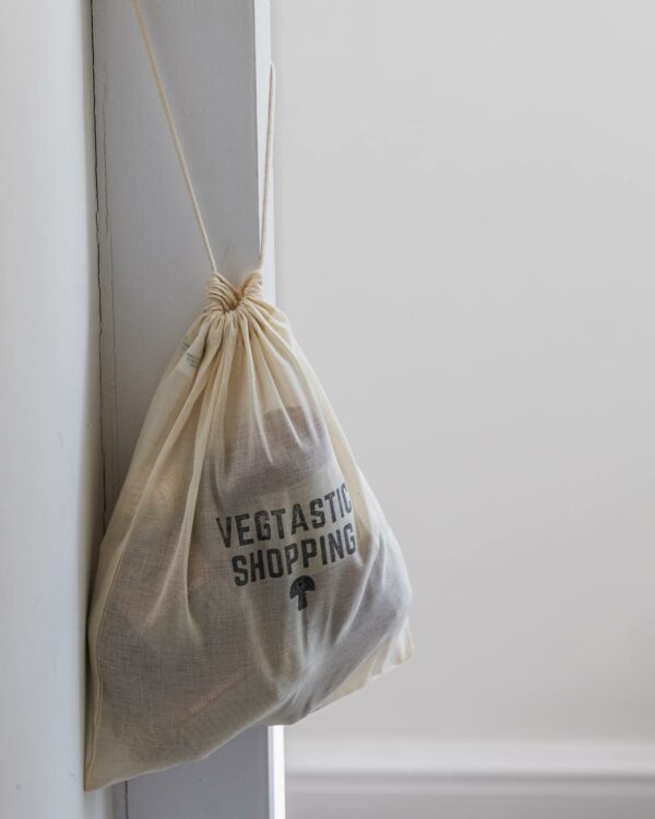 Vegtastic drawstring bag with items in it